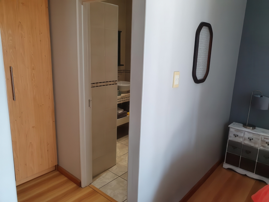 4 Bedroom Property for Sale in Myburgh Park Western Cape